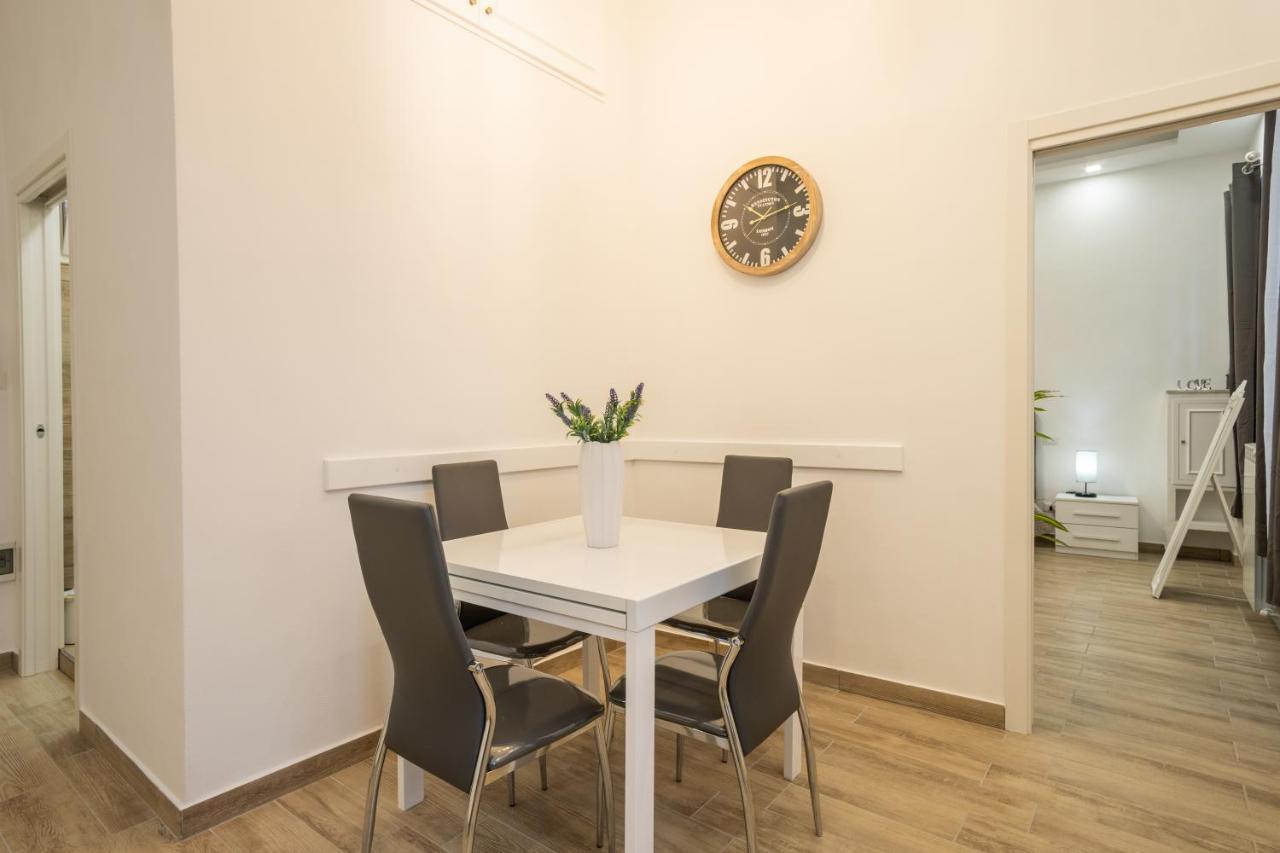 Ilioneo Apartments เนเปิลส์ ภายนอก รูปภาพ