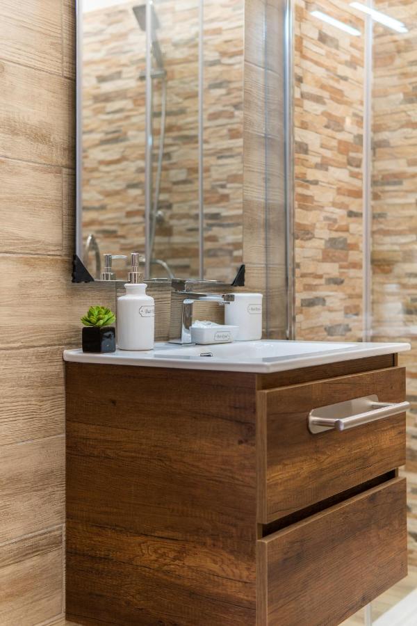 Ilioneo Apartments เนเปิลส์ ภายนอก รูปภาพ