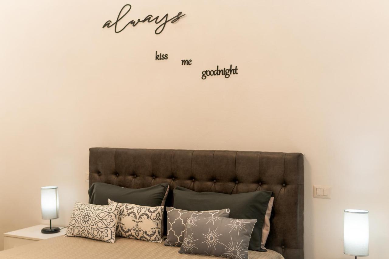 Ilioneo Apartments เนเปิลส์ ภายนอก รูปภาพ