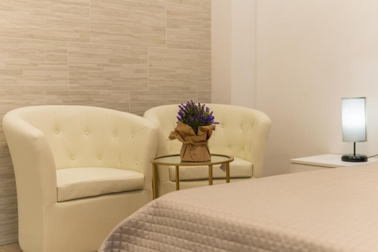 Ilioneo Apartments เนเปิลส์ ภายนอก รูปภาพ