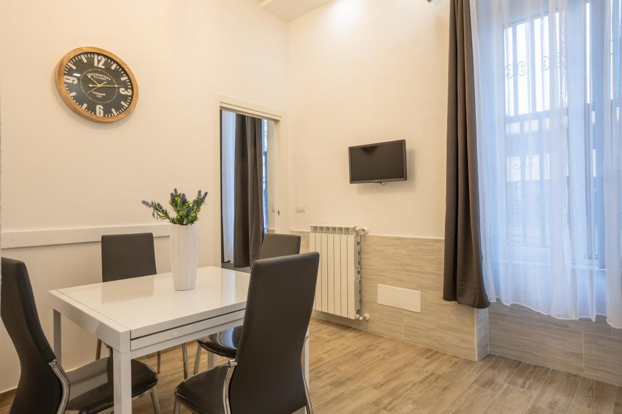 Ilioneo Apartments เนเปิลส์ ภายนอก รูปภาพ